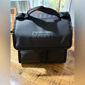 Yeti Daytrip Lunch Bag